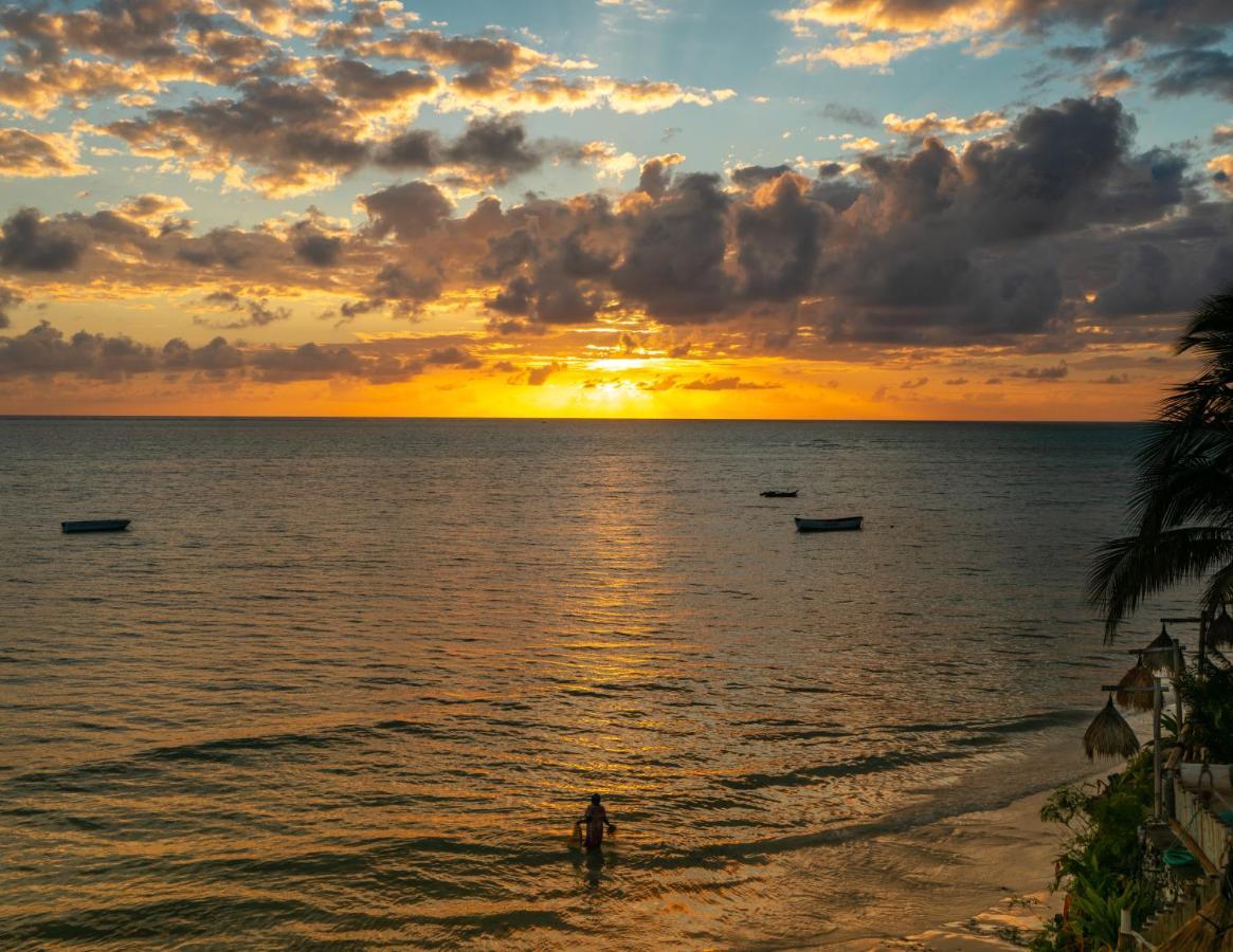 Coral Rocks Hotel & Restaurant Jambiani  Bagian luar foto